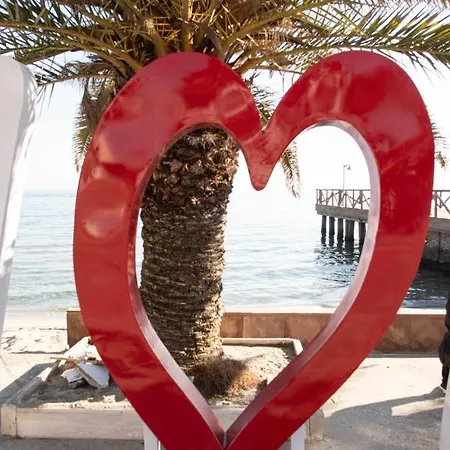 Summer By The Sea Апартаменты *